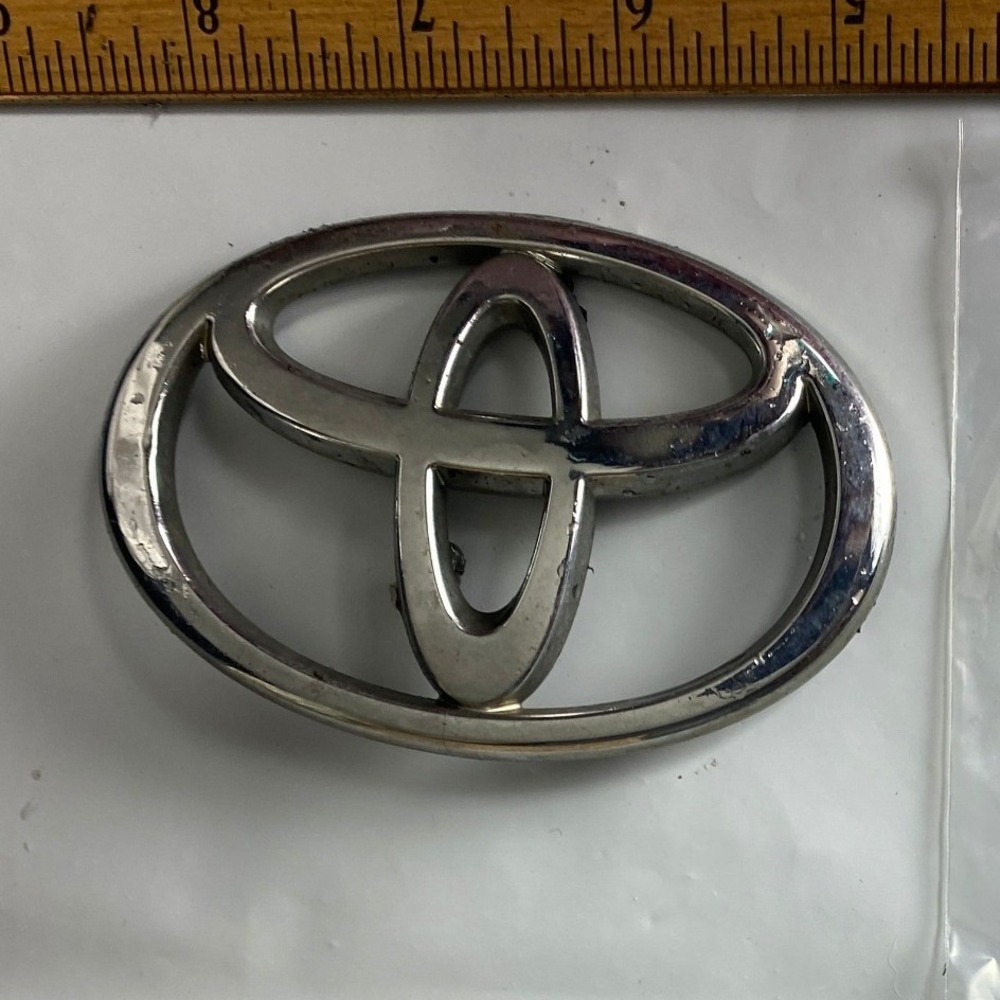 Toyota Chrome Oval Logo‎ Emblem Badge Used